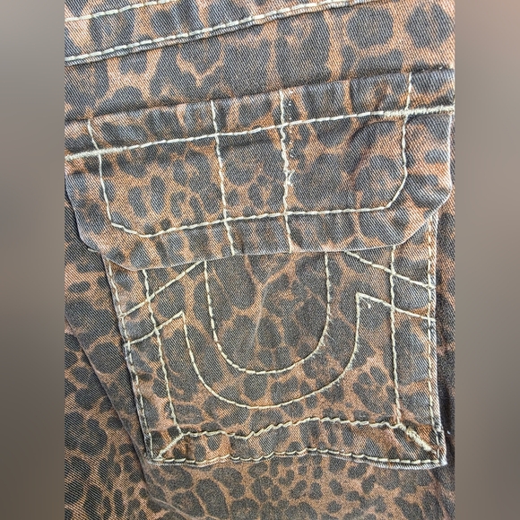 True Religion Bobbi Big T Baggy Leopard Print Cargo Pants - Picture 10 of 15